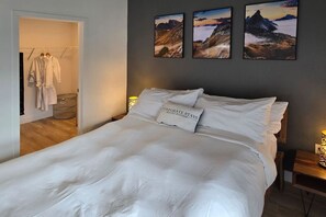 1 bedroom, desk, iron/ironing board, travel cot