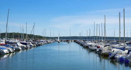 Villa med perfekt läge - bo nära havet, butiker och nå Stockholm city på 20 min.