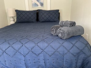 1 chambre, bureau, fer et planche à repasser, Wi-Fi