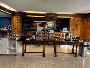 Desayuno para llevar gratuito y diario