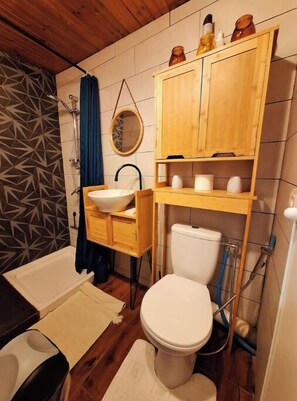 Towels, soap, toilet paper