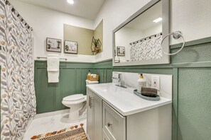 Dusche, Haartrockner, Bidet, Handtücher