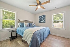 2 chambres, fer et planche à repasser, Wi-Fi, draps fournis