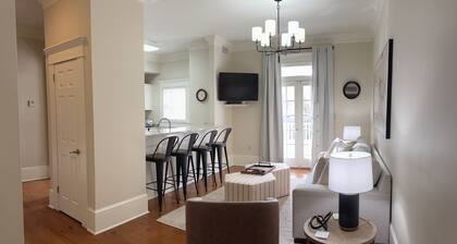 Prime Location - Newly Renovated - Cozy 1-bedroom apartment close to SLU