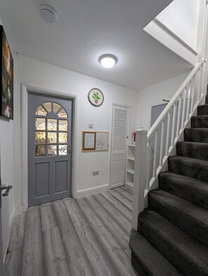 Interior - 5 Bed Family Home Greater London, Free Parking (Romford)