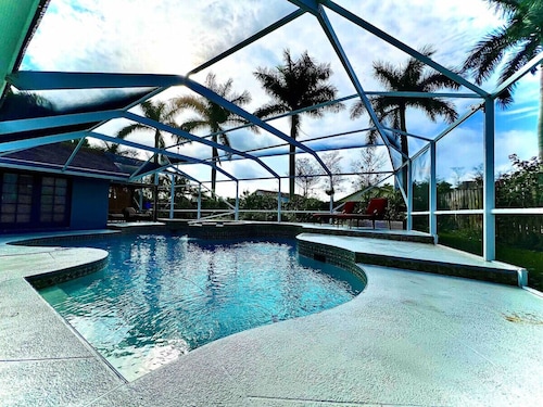 Equestrian Pool Home and Spa - Golf