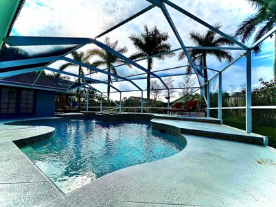 Equestrian Pool Home and Spa - Golf