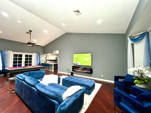 Unclassified image, 4 of 37, button