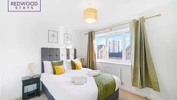 Executive House, 3 Bedrooms | 3 bedrooms, desk, laptop workspace, iron/ironing board