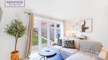 Executive House, 3 Bedrooms | Living area | 50-inch Smart TV with digital channels, Netflix, streaming services