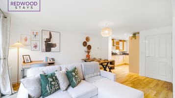 Executive House, 3 Bedrooms | Living area | 50-inch Smart TV with digital channels, Netflix, streaming services