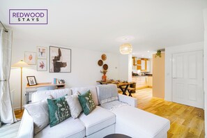Executive House, 3 Bedrooms | Living area | 50-inch Smart TV with digital channels, Netflix, streaming services