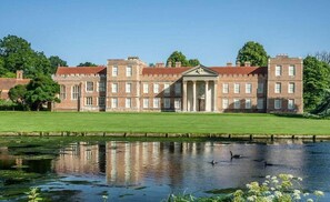 Exterior - Woolhampton Drive House By REDWOOD STAYS (Basingstoke)