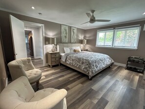 5 chambres, coffres-forts dans les chambres, fer et planche à repasser