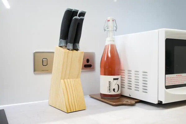 Food and drink - Luxury London Royal Wharf Apartment (London)