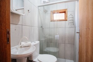 Basic Cabin | Bathroom - PRJ Cabanas sossegadas na praia do Rosa (Imbituba)