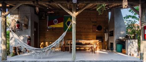 Basic Cabin | Tempat makan luar