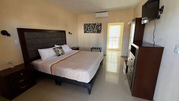 Ropa de cama de alta calidad, edredón, muebles diferentes y wifi gratis