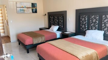 Ropa de cama de alta calidad, cubrecamas y muebles diferentes 