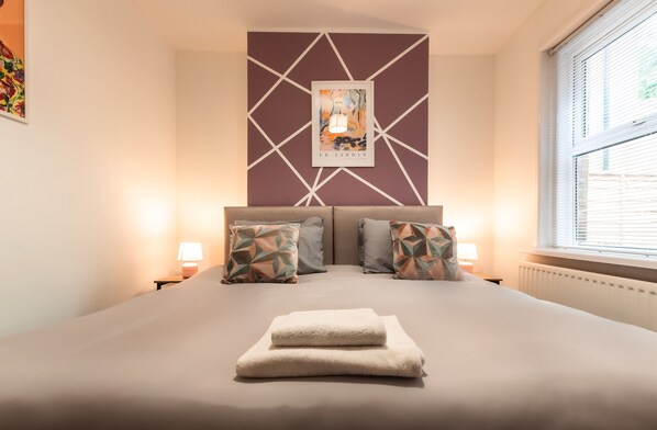 4 habitaciones, tabla de planchar con plancha y wifi