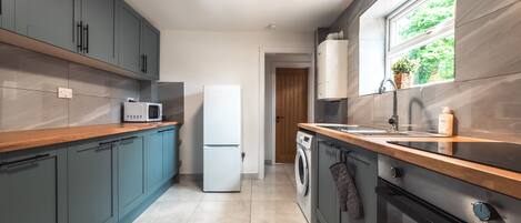 厨具/餐具、餐桌