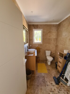 淋浴設備、提供毛巾、廁紙