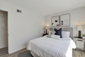 4 bedrooms, WiFi, bed sheets