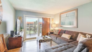 TV - Point East Paradise - Ocean &amp; Pool View (New Smyrna Beach)