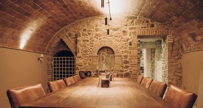 Palazzo Tamanti - 4 King BR 6 Bath Estate Home in Montalcino Center