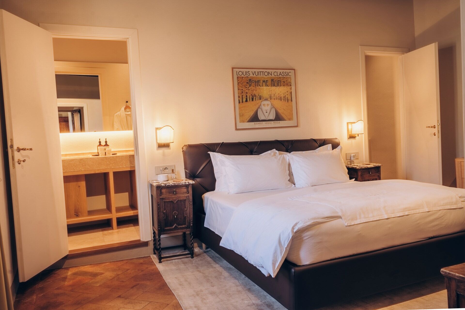 4 Schlafzimmer, Zimmersafe, Schreibtisch, Bügeleisen/Bügelbrett