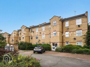 Exterior - Stylish Canary Wharf Apt | Corporates & Tourists (Greater London)