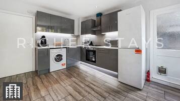 Fridge, microwave, oven, coffee/tea maker