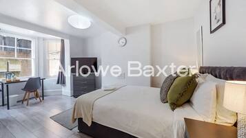 1 soverom, skrivebord, strykejern/-brett og wi-fi (inkludert)