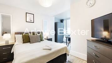 1 bedroom, desk, iron/ironing board, free WiFi