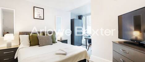 1 chambre, bureau, fer et planche Ă repasser, Wi-Fi gratuit