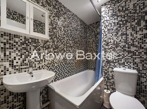 Secador de pelo, toallas