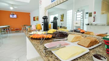 Free daily buffet breakfast