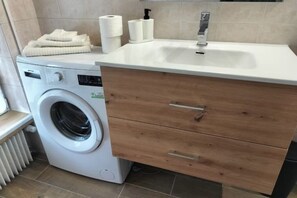 Interior - Gorgeous apartment 10 min walk to Lake, 5 min walk to downtown (Caldonazzo)