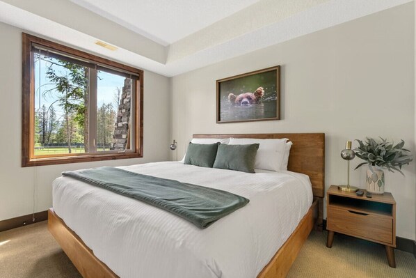 2 bedrooms, desk, travel cot, free WiFi