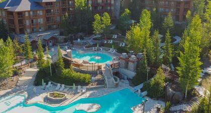 Powder Peak | Ski In-Out | Pools & Hot Tubs Access
