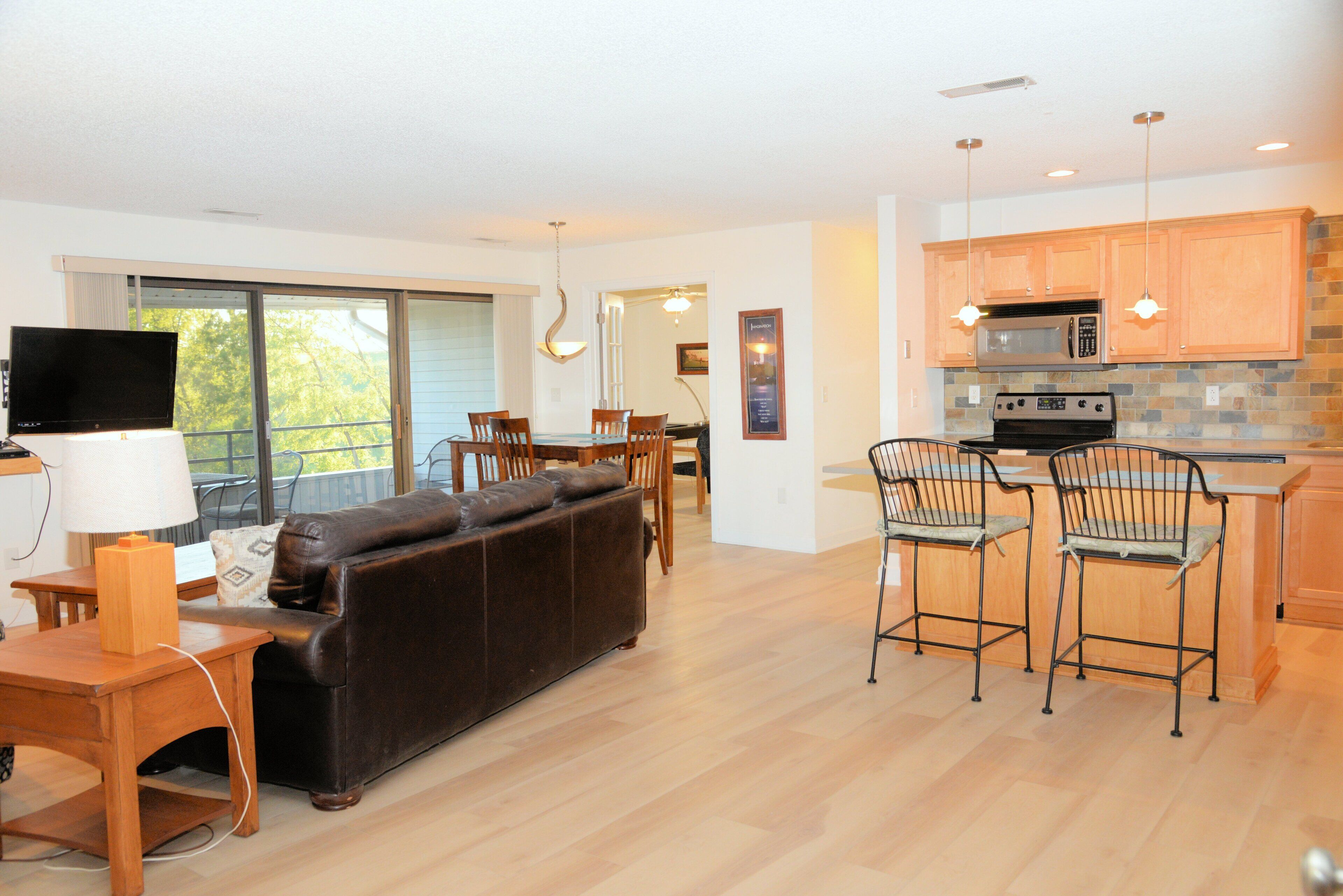 Shining 2-bedroom Long Term Condo with Office in West Des Moines