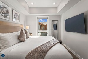 2 habitaciones, tabla de planchar con plancha, internet y ropa de cama 