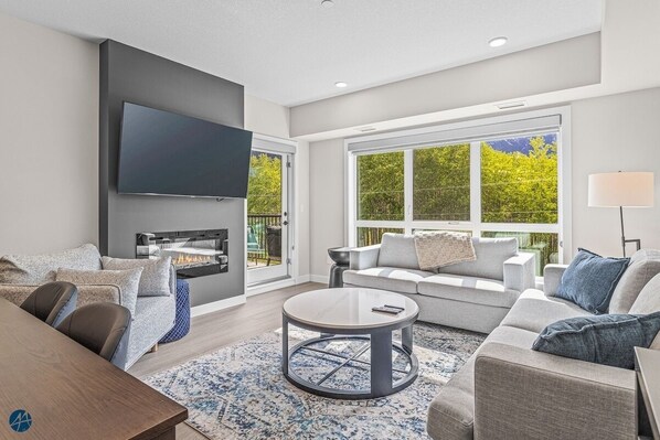 Televisie en een open haard