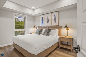 2 bedrooms, iron/ironing board, WiFi, bed sheets - 2 Bed/2 Bath Sparrowhawk Resort-Sleeps 6 (Dead Man's Flats)