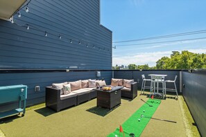 Outdoor dining - 3-Level Lux Home! Rooftop! Firepit! 6 min to DT! (Nashville)