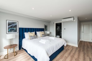 4 slaapkamers, een strijkplank/strijkijzer, wifi, beddengoed