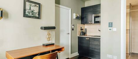 Fridge, stovetop, coffee/tea maker, cookware/dishes/utensils
