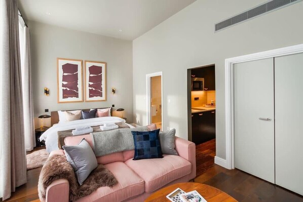 1 bedroom, iron/ironing board, WiFi, bed sheets