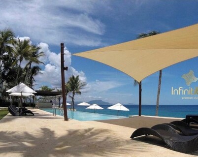 1 bedroom Condo with Kitchen. Free Restaurant breakfast and airport ride