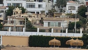 On the beach - Sea view  3-bedroom apartment in delightful hurghada , 
 with AC, WiFi (Red Sea Governorate)